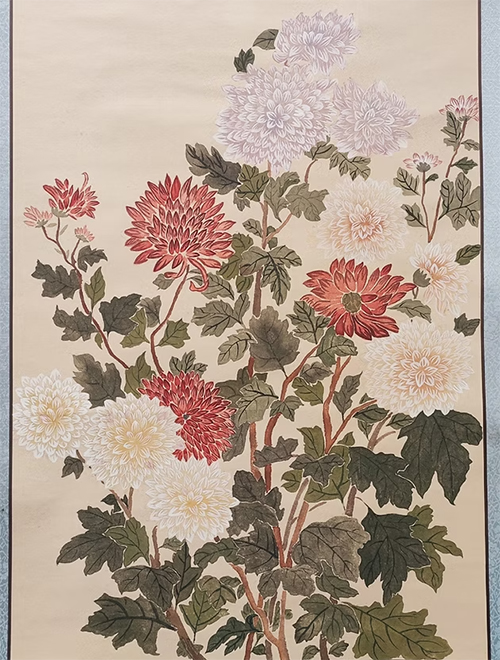 秋の冷たい空気の中で咲く菊の花を丁寧に描いた水彩画
A watercolor painting of chrysanthemums blooming in the crisp autumn air